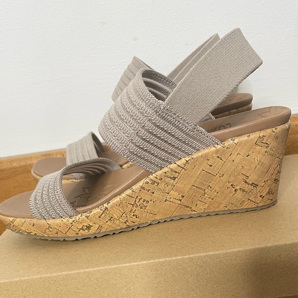 Sandals worn once they fit a little bit big - Picture 3 of 4